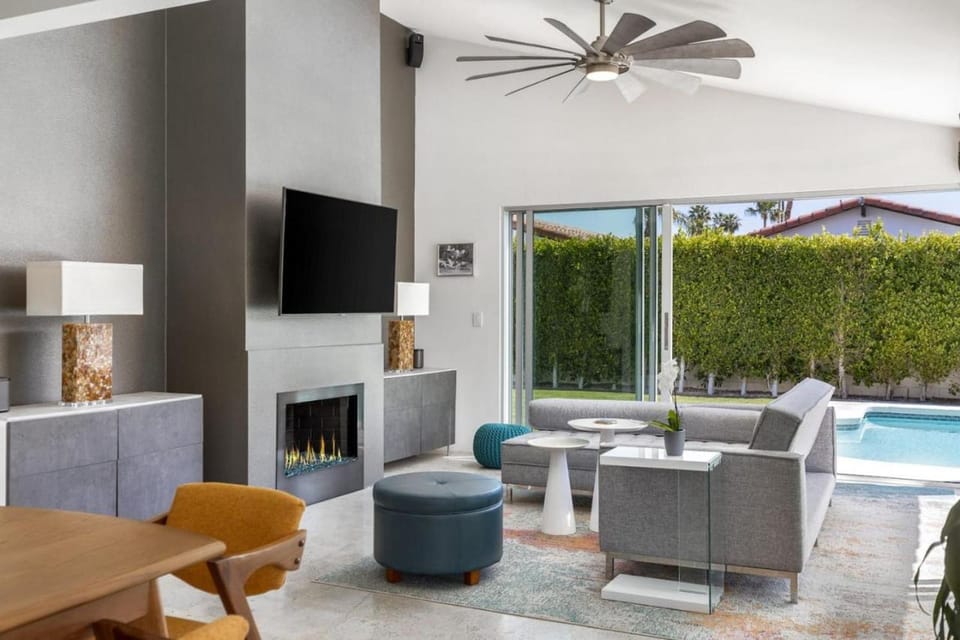 Lush and Tranquil 3BR Palm Springs Oasis Pool and Spa House in Palm Springs
