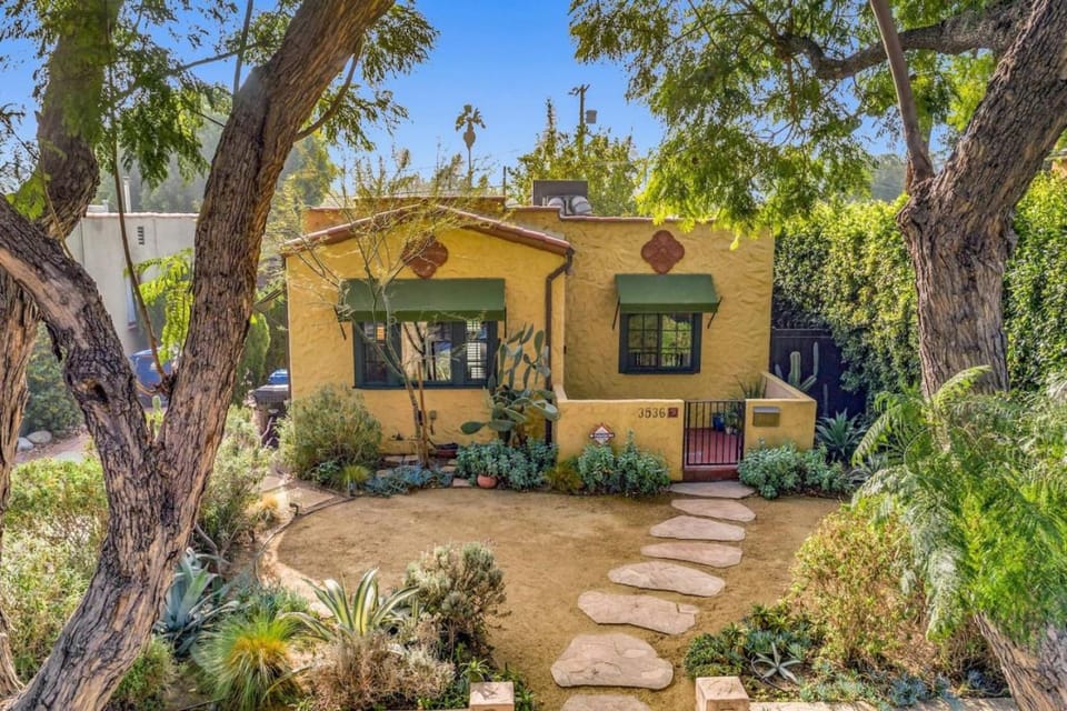 Atwater Oasis with Pool and HotTub very Walkable Area House in Los Angeles