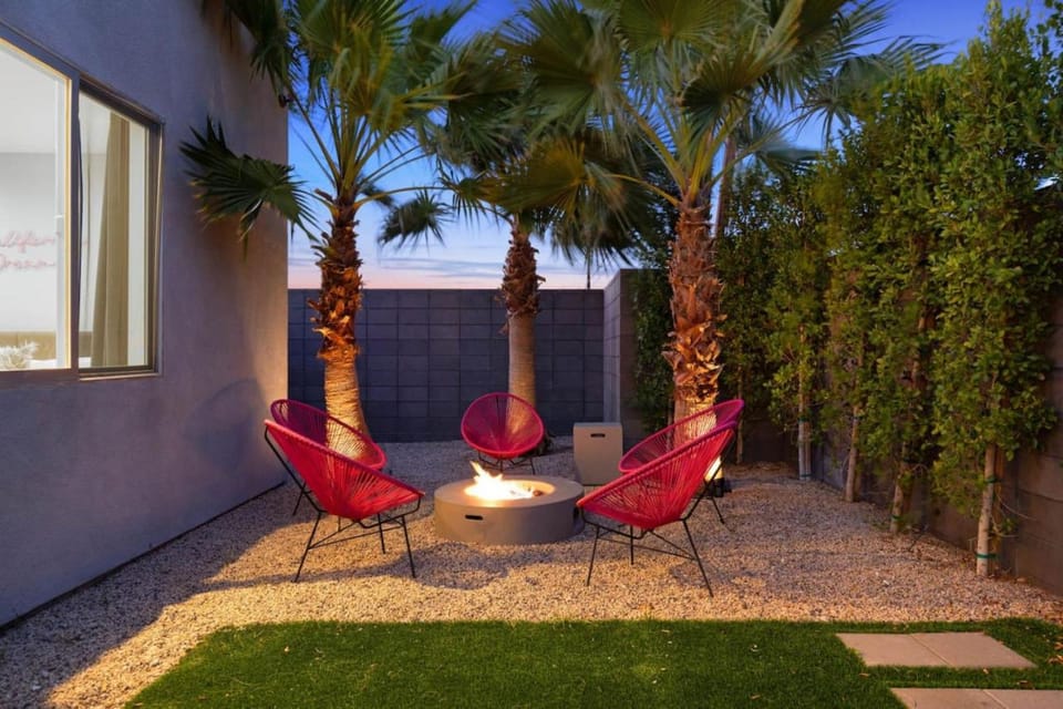 Stunning Brand New Home Modern Vibe, Pool and Spa House in Palm Springs
