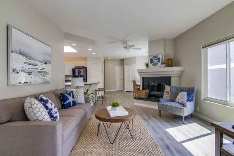 NEW Charming Beach Style Condo Steps to the Sand House in Ocean Beach