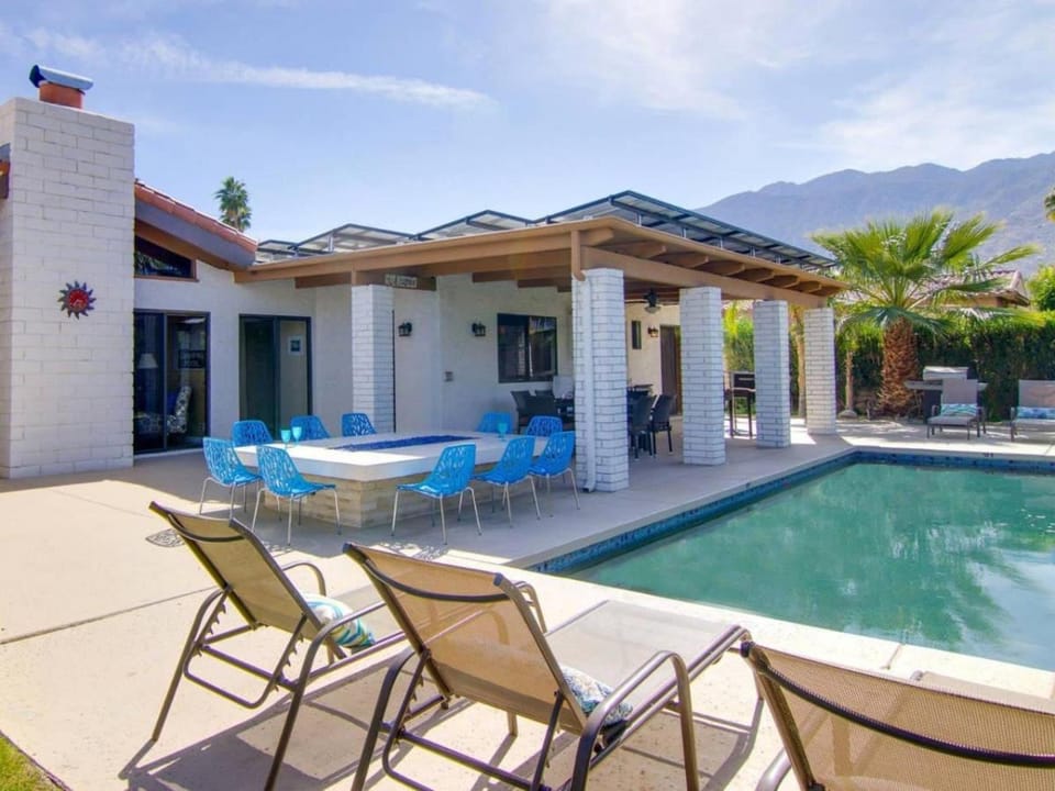5 Bed Araby Cove Estate Views, Pool, Game Room, Ev House in Palm Springs