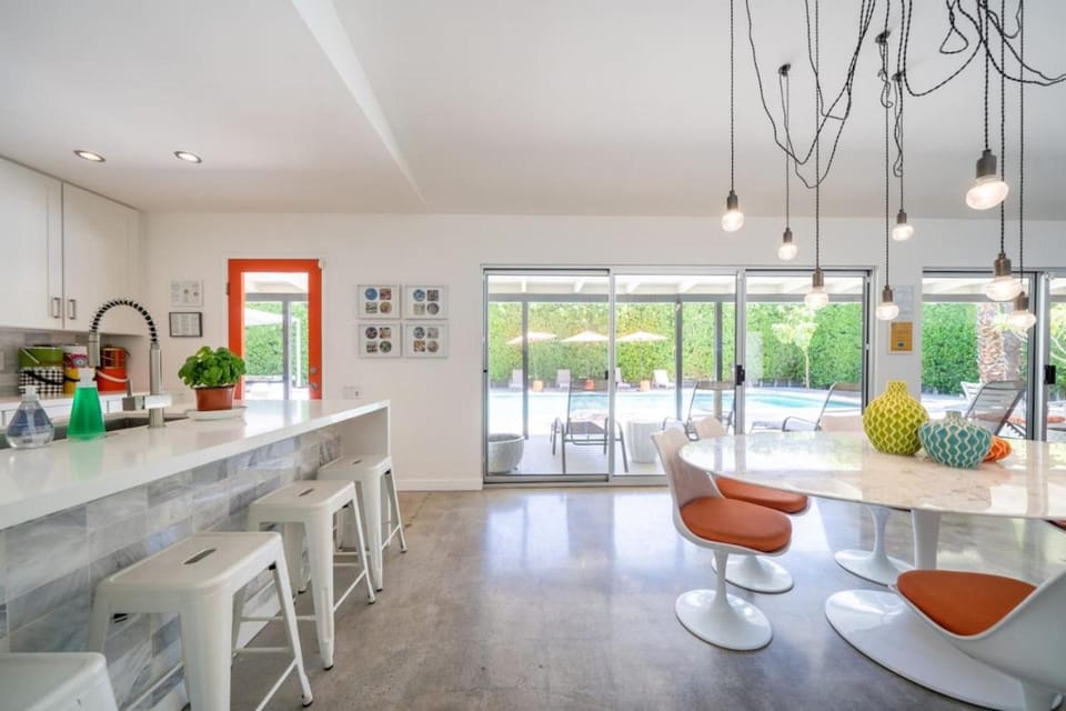 The Popsicle House - SWEET Mid Century Modern Home House in Cathedral City