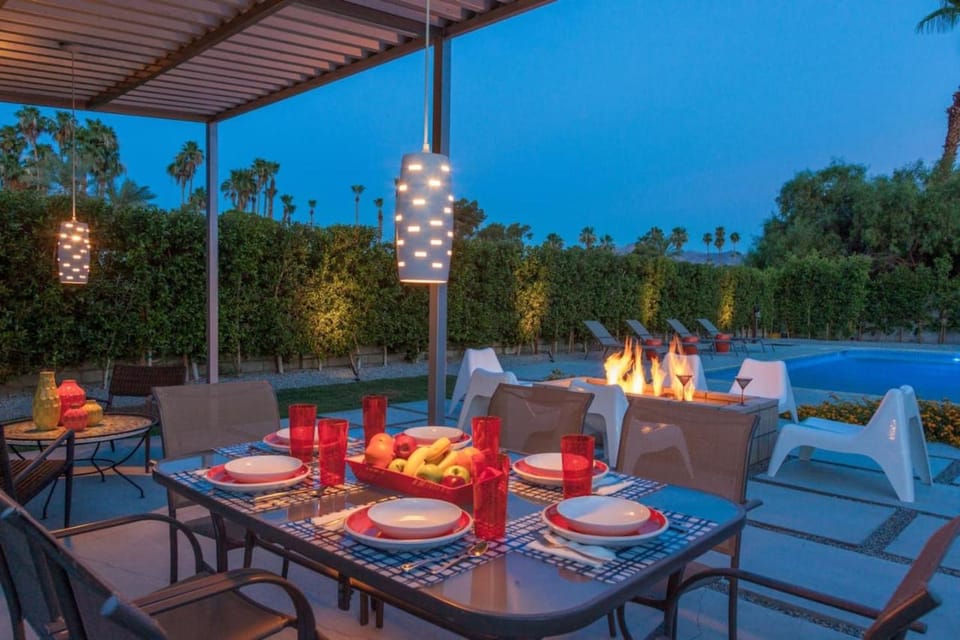 The Popsicle House - SWEET Mid Century Modern Home House in Cathedral City