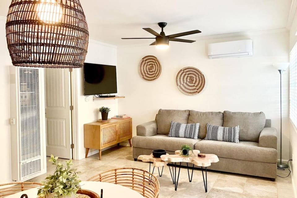 Pacific Beach Cottage 3 Walk to the Beach and Bay House in Mission Bay