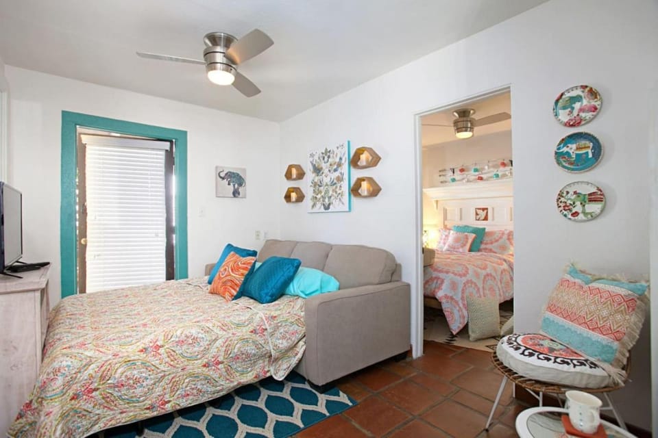 Old Town 1BR Short Drive to Downtown and Beaches 2.5 House in Point Loma