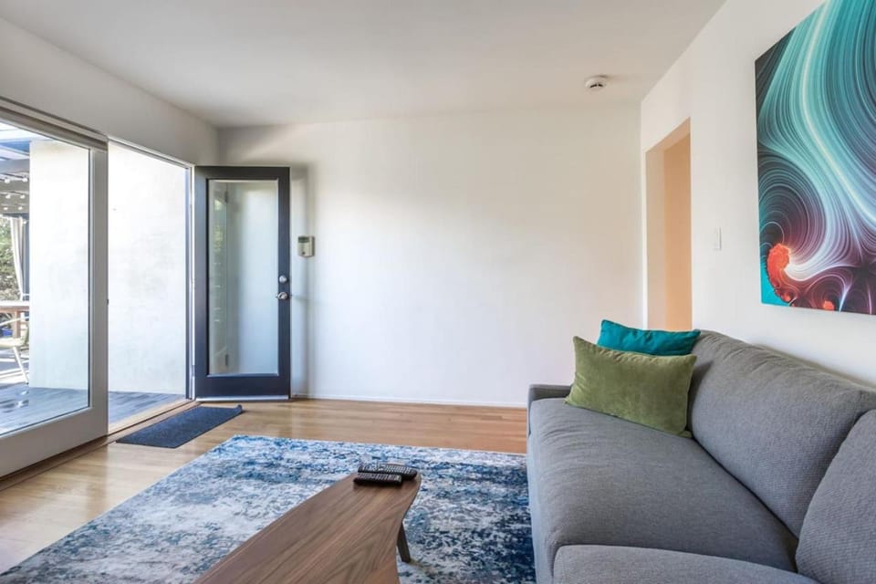 Heart of Venice Designer Home Near Abbot Kinney House in Mar Vista