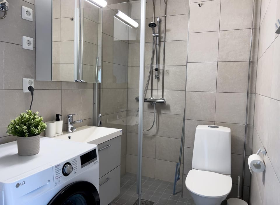 Shower, Toilet, Bathroom, washing machine, dryer