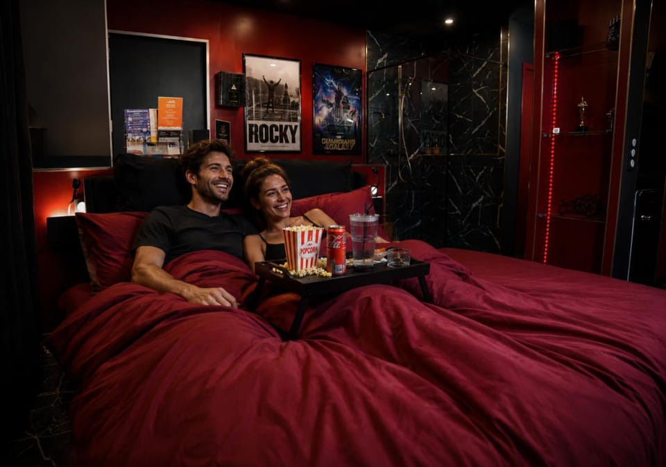 Studio Cinéma privé Centre ville & King size Apartment in Narbonne