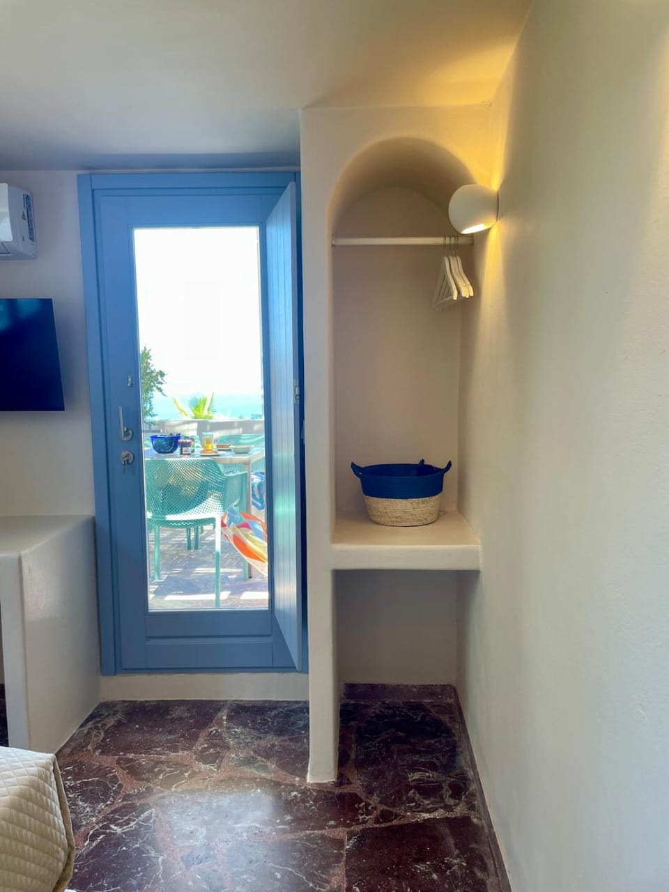 Okeanos Suites 3, Sea & Garden View Villa in Santorini