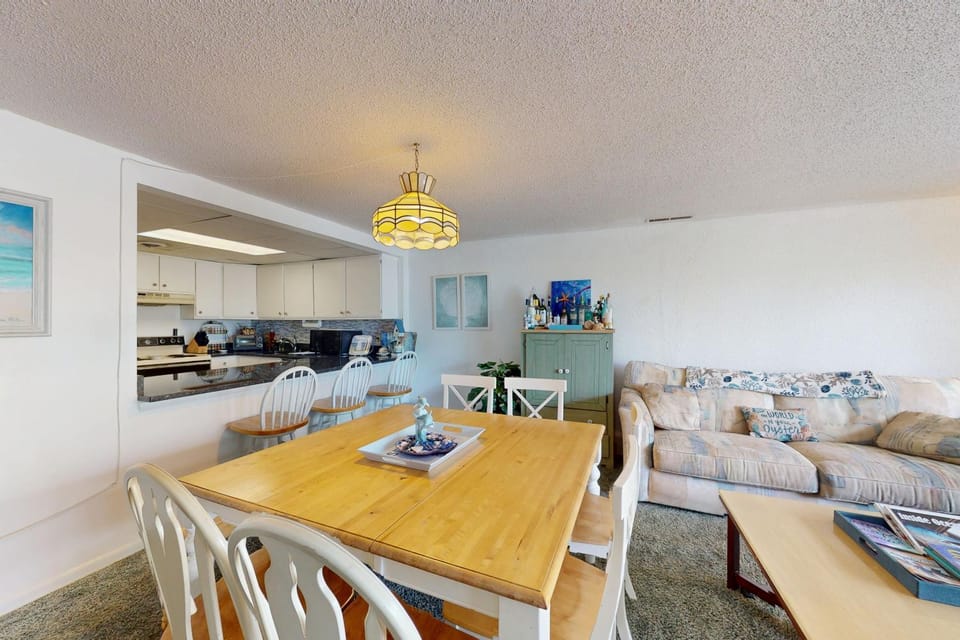 Waves 102 Apartment in Ocean City