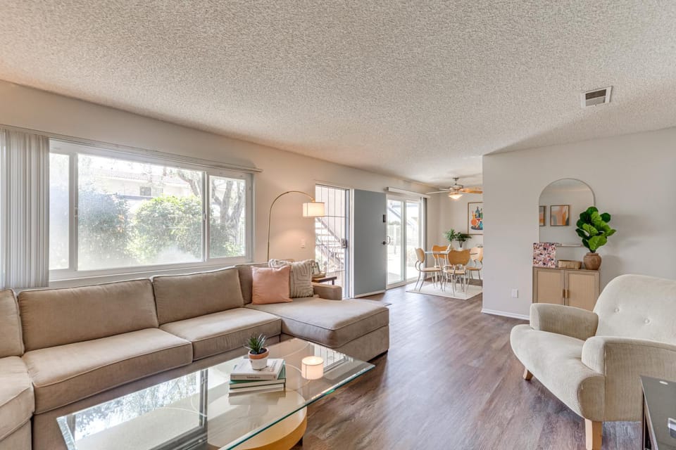 2 Mi to Downtown: Gated Condo in Palm Springs House in Palm Springs
