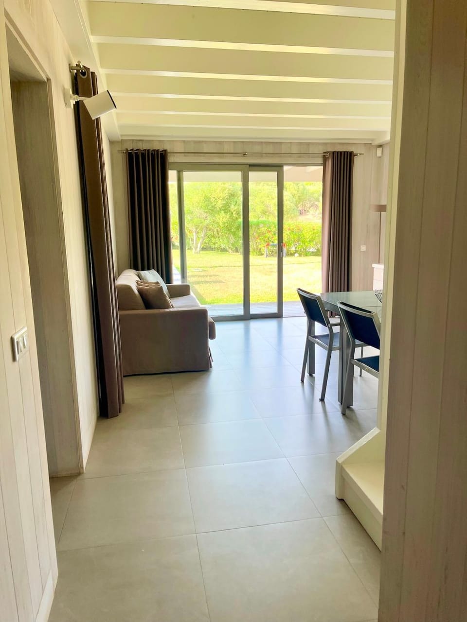 View (from property/room), Living room, Seating area, Dining area