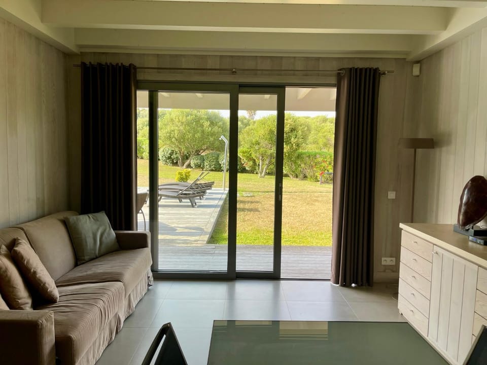 Garden, Living room, Seating area, Garden view