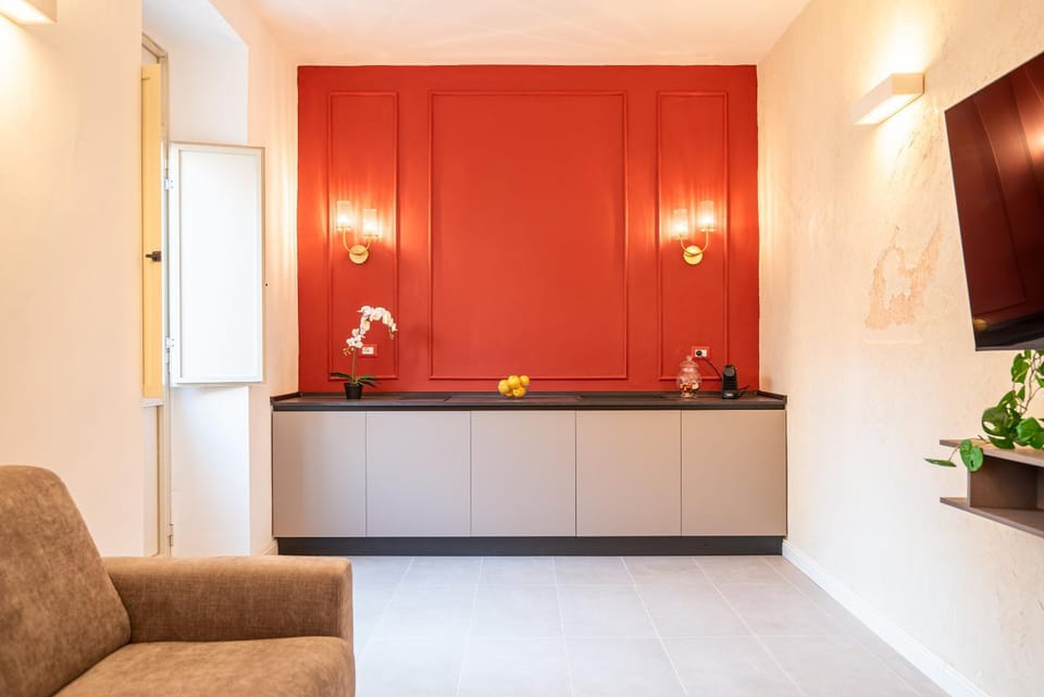 TV and multimedia, Kitchen or kitchenette, Living room, Seating area, kitchen