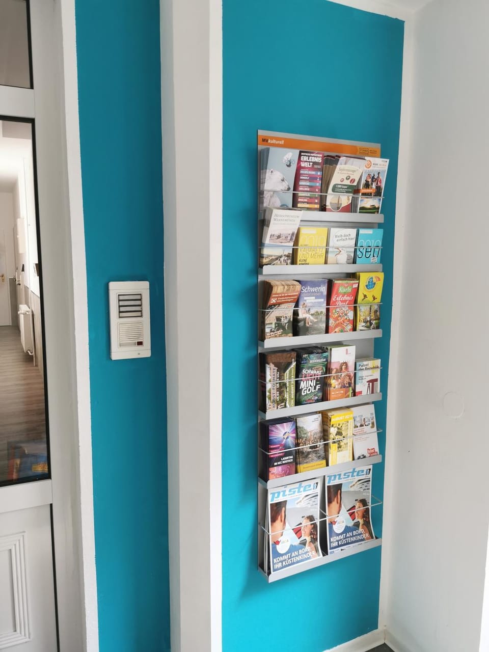 Facade/entrance, Decorative detail