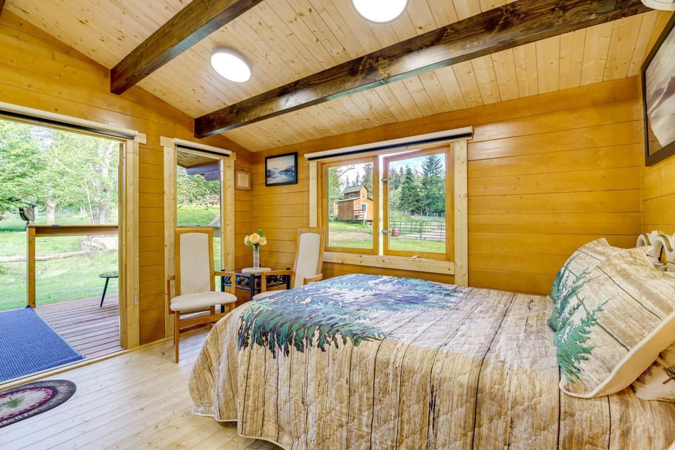 On Hobby Farm: Whidbey Island Tiny Home House in Whidbey Island