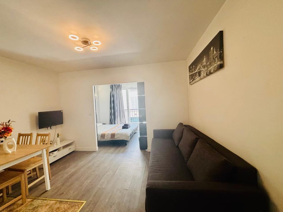 Apart 300m to Arc de Triomphe Apartment in Paris