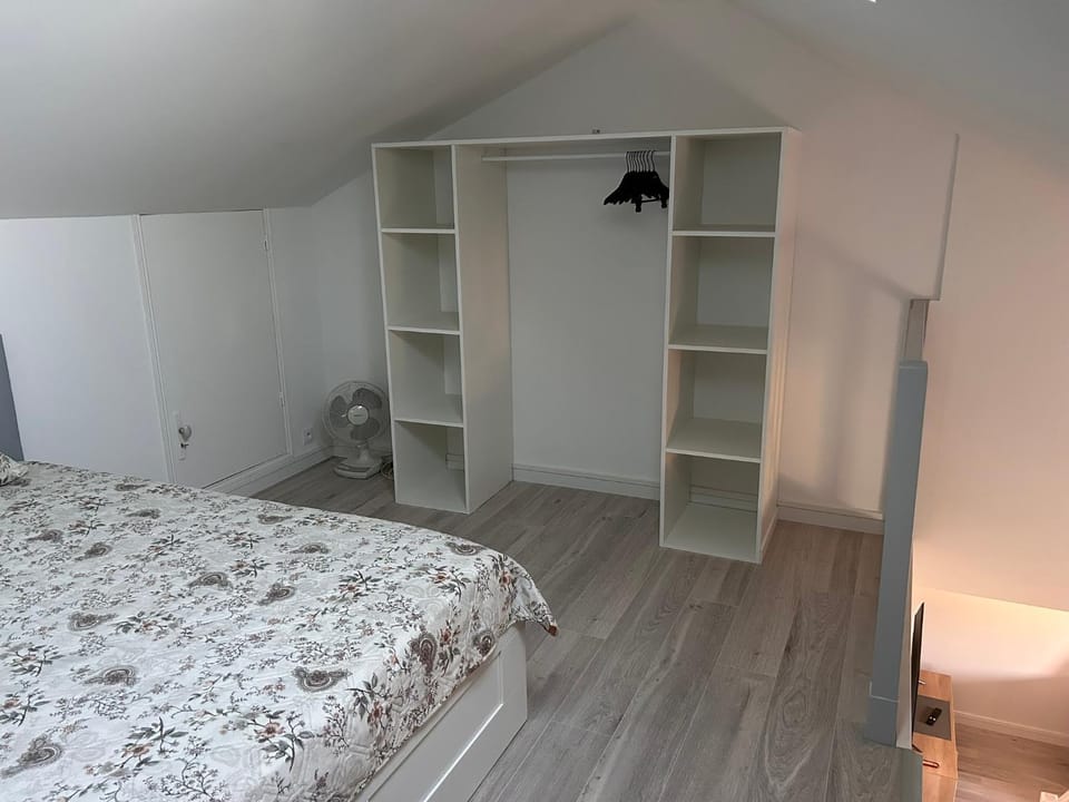 Bedroom, wardrobe