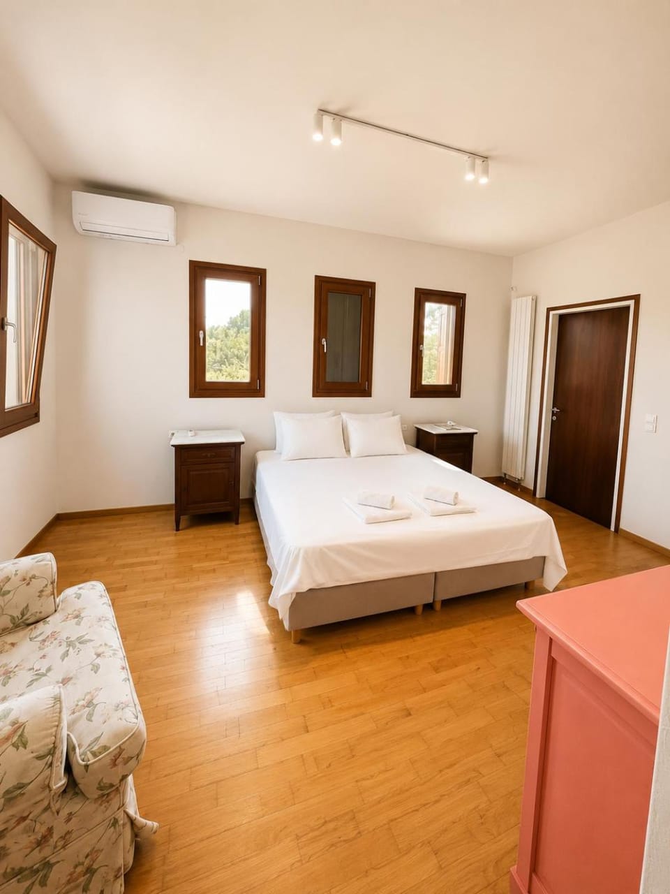 Bed, Bedroom, Sea view