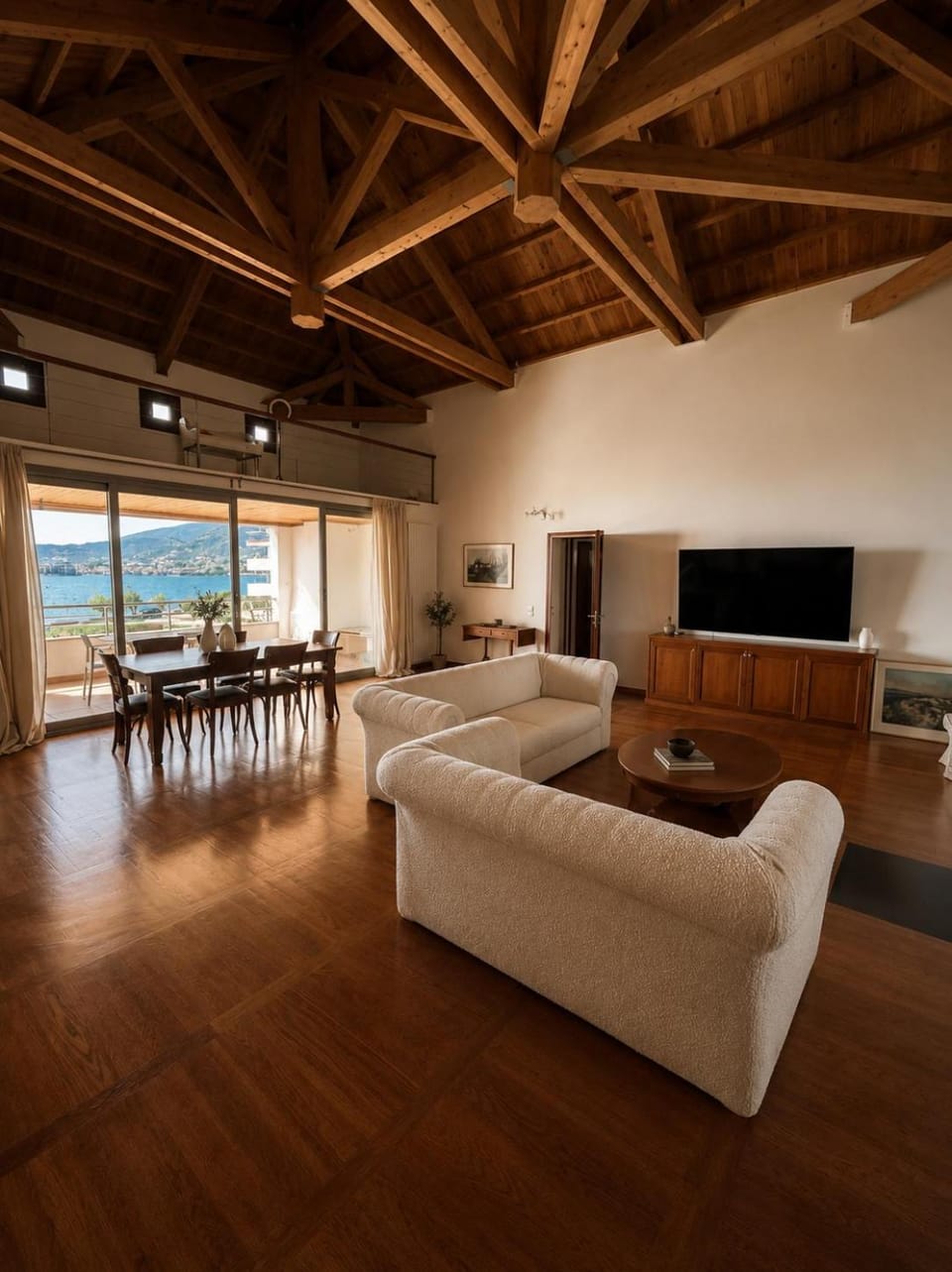 TV and multimedia, Seating area, Dining area, Sea view, Sea view, Entertainment