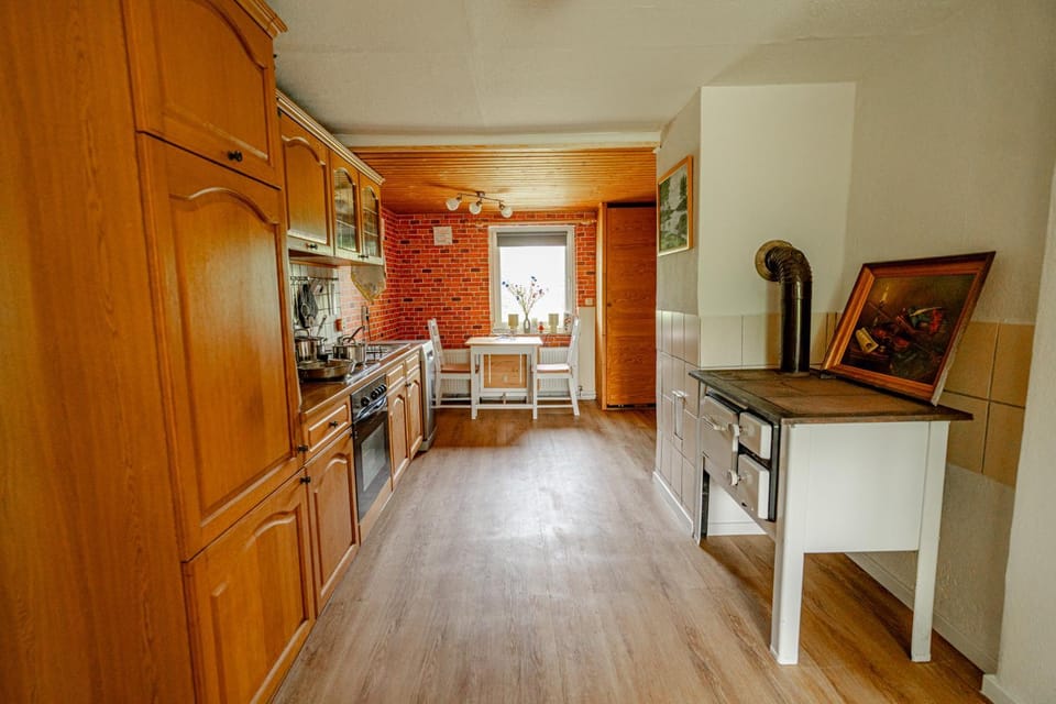 Kitchen or kitchenette, Dining area, dishwasher, oven, stove