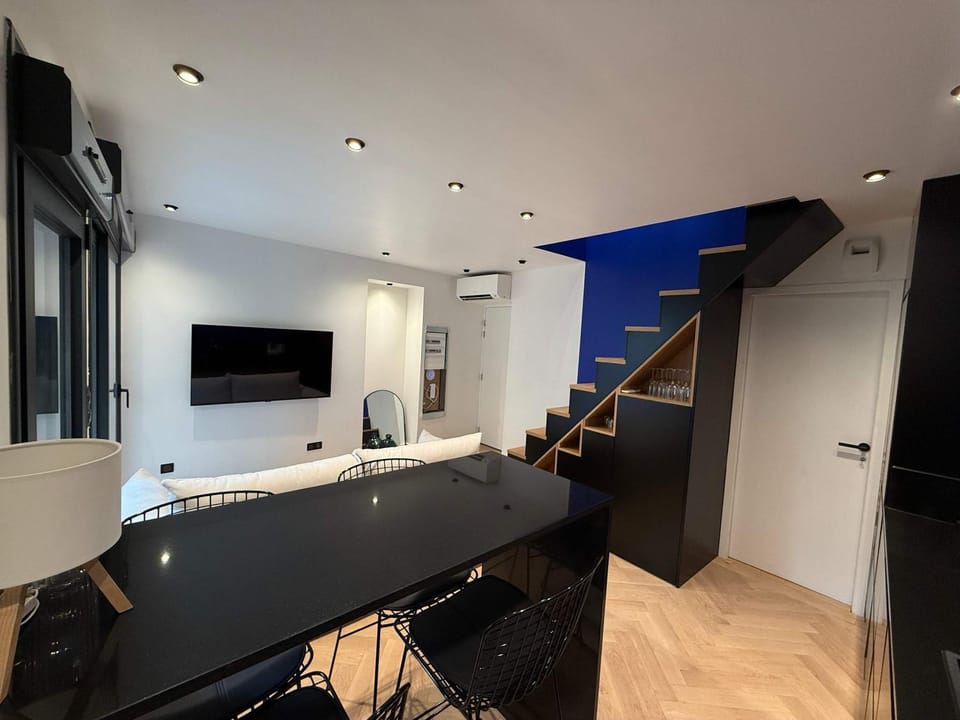 Communal lounge/ TV room, Dining area