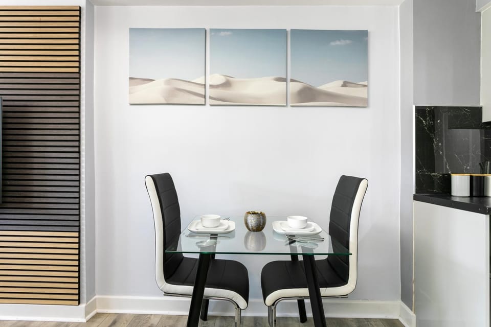 Seating area, Dining area