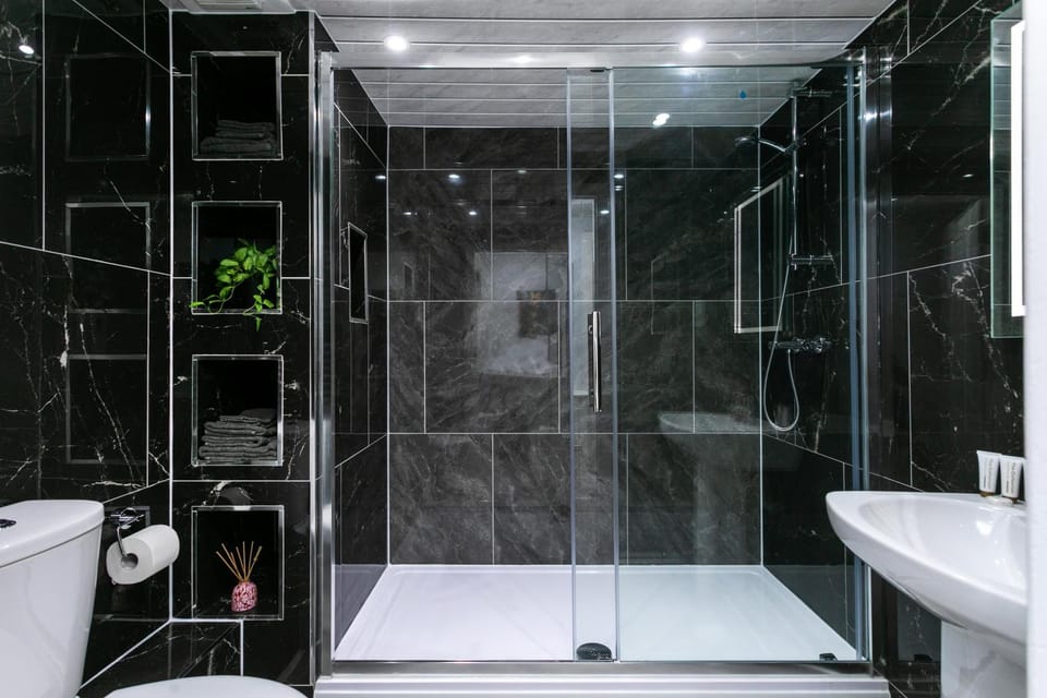 Shower, Toilet, Bathroom