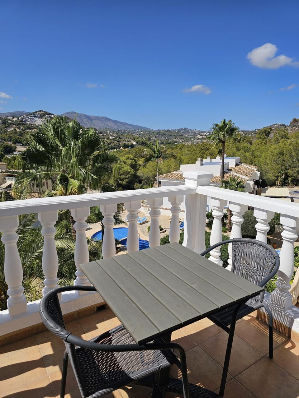 Day, Natural landscape, Balcony/Terrace, Balcony/Terrace, Dining area, Mountain view