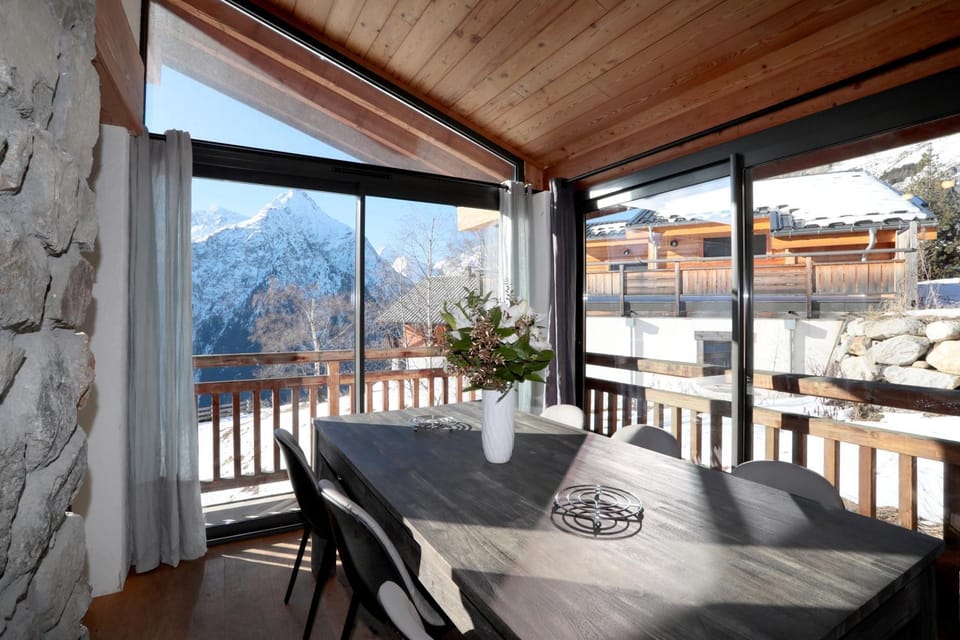 Patio, Day, Natural landscape, Winter, View (from property/room), Balcony/Terrace, Dining area, Mountain view