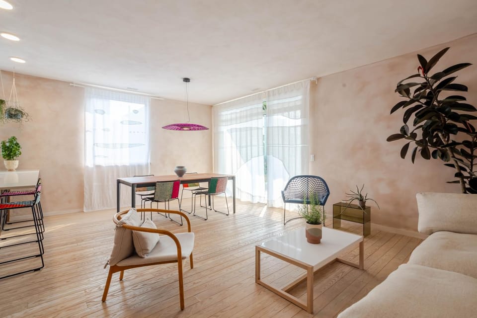 Living room, Dining area