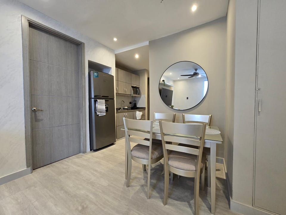 Dining area, kitchen
