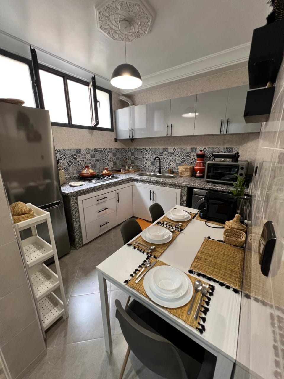 Kitchen or kitchenette, Dining area, stove, toaster