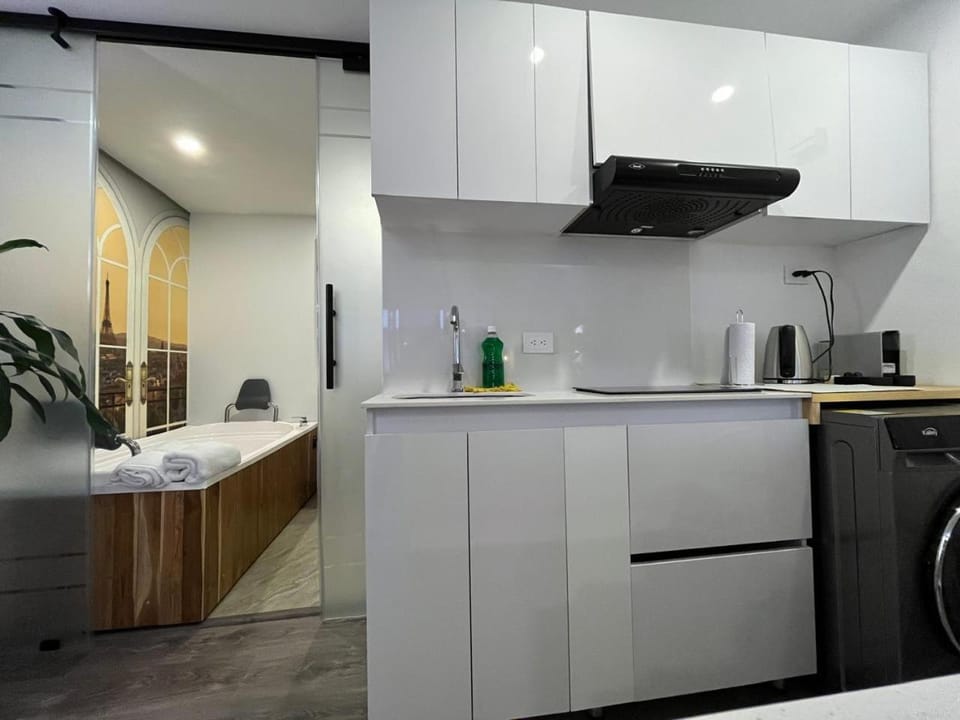 Kitchen or kitchenette