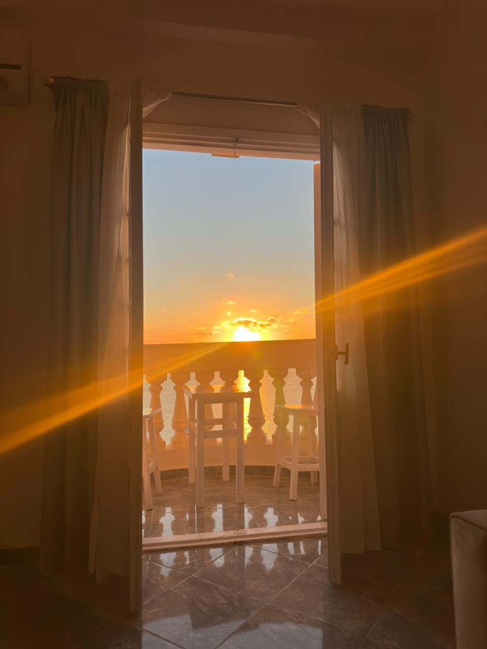 View (from property/room), Balcony/Terrace, Sunrise