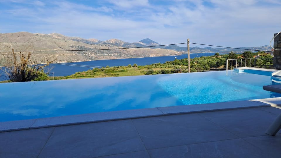 Pool view, River view, Swimming pool