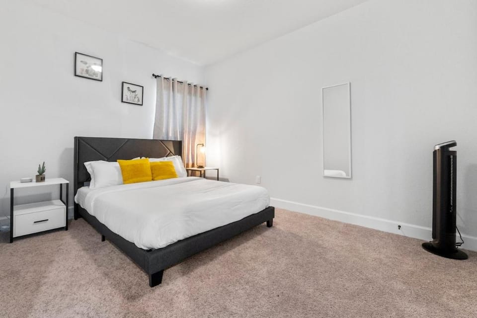 Private 2 bedroom Loft in a shared home-South ATX Apartment in Austin
