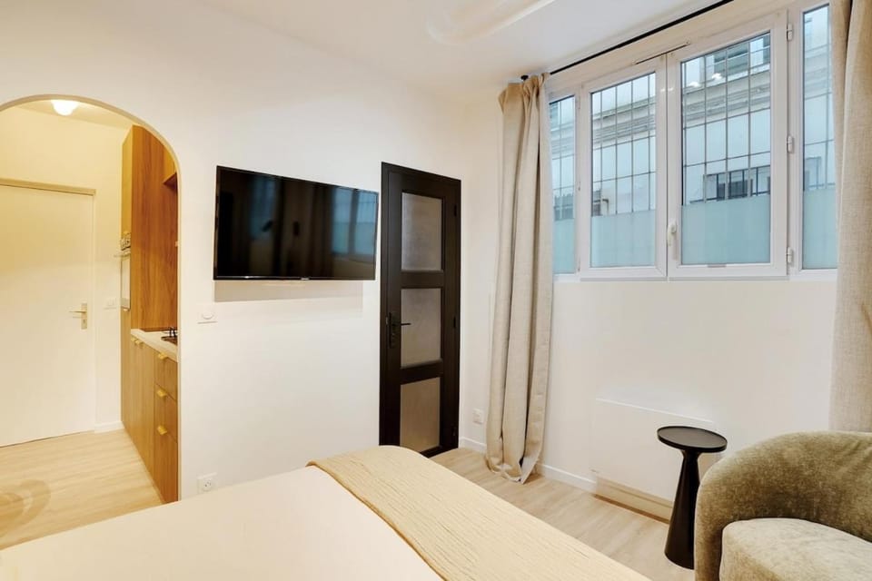 Nation-Voltaire Apartment in Paris