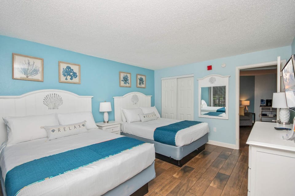 Beachy Gem Views Rooftop Pool M101 House in Myrtle Beach