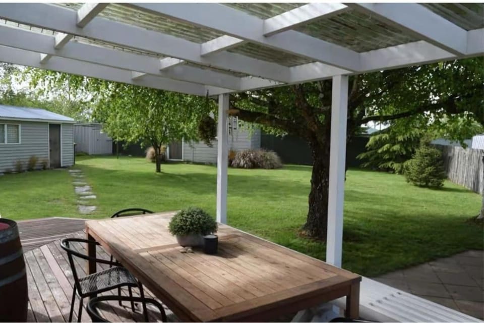 Patio, Garden, Dining area, Garden view