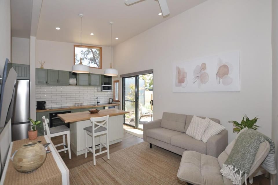 Sunny Vale House in McLaren Vale