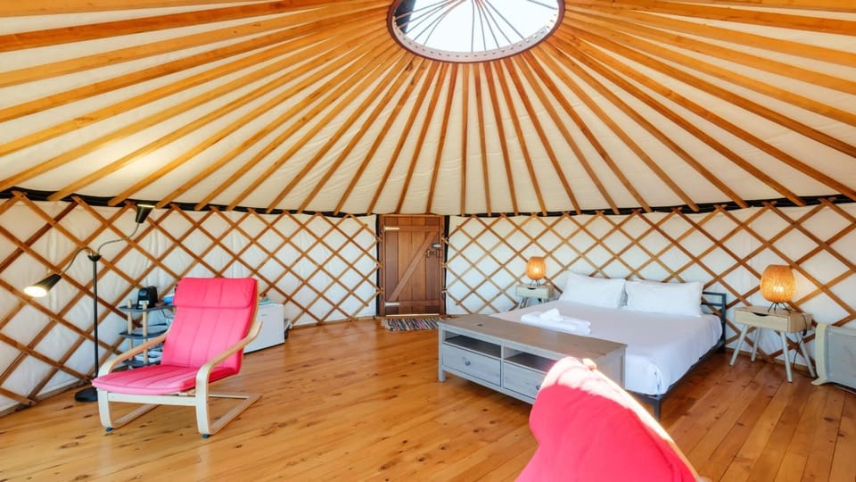 Awaawa Yurts - Rangi House in Auckland Region