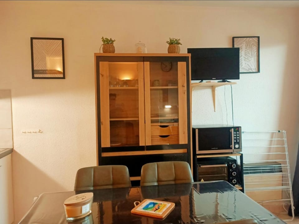 Canet-en-Roussillon: Charmant T2 avec Clim et Parking, Plage à Proximité! - FR-1-794-163 Apartment in Canet-en-Roussillon