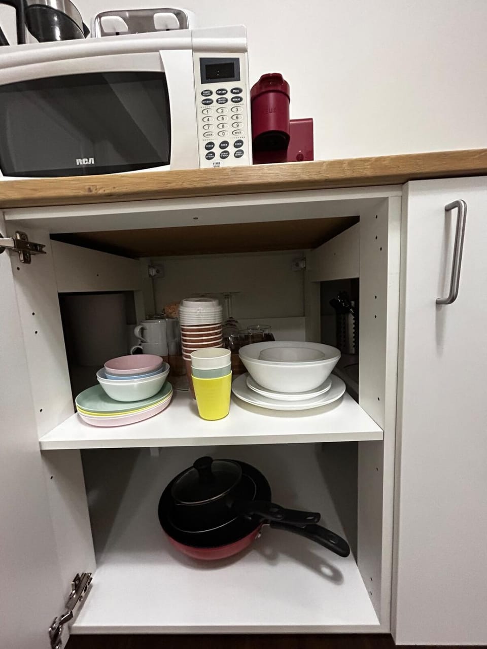 Entire 1 bedroom basement suite with Kitchenette and Laundry Apartment in Edmonton