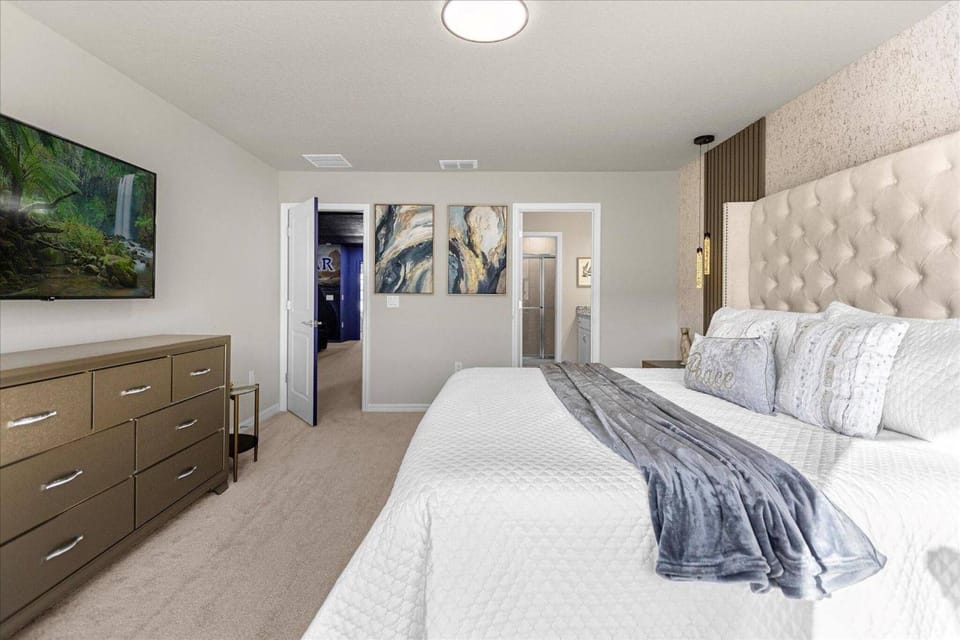 Bed, View (from property/room), Bedroom