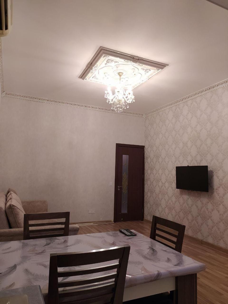Каролина в центре города! улица,проспект парламента 8 Apartment in Baku