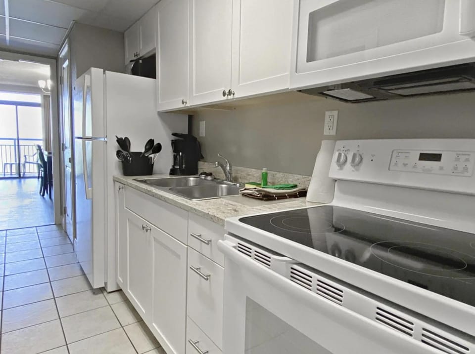 Lovely Oceanfront Condo Pool C84 House in Myrtle Beach