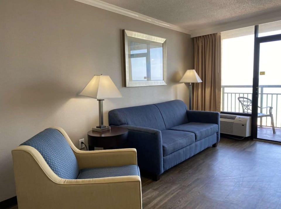 Lovely Oceanfront Condo Pool C84 House in Myrtle Beach