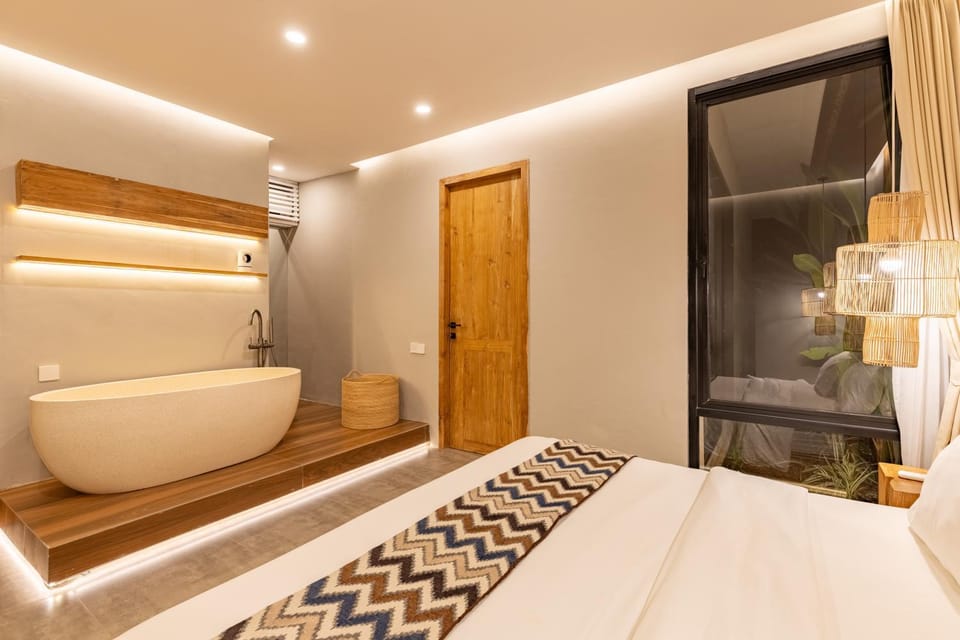 Bed, Bedroom, Bath