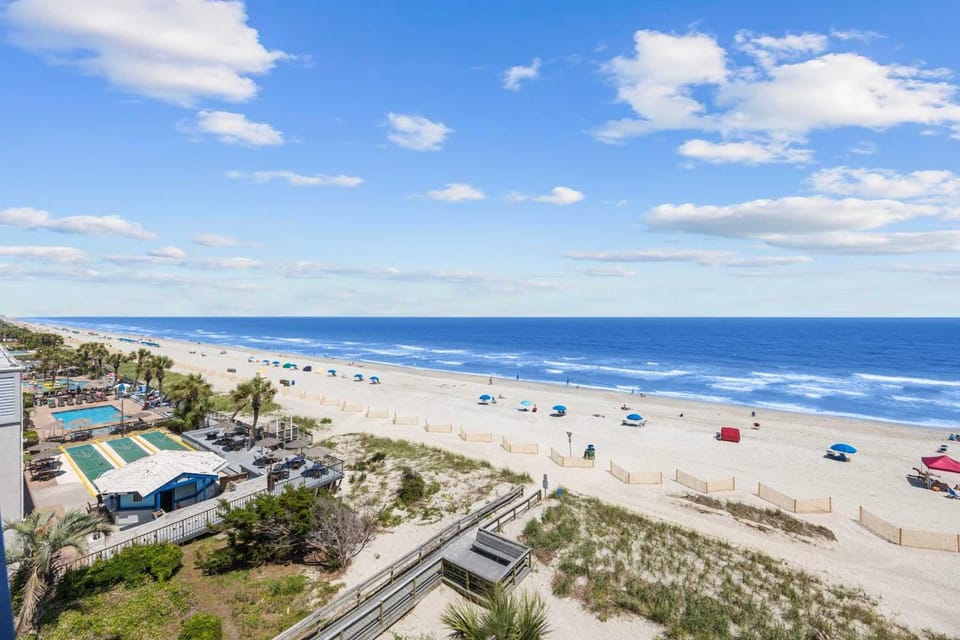 Oceanfront King ALL Amenities Pools Y52 House in Myrtle Beach